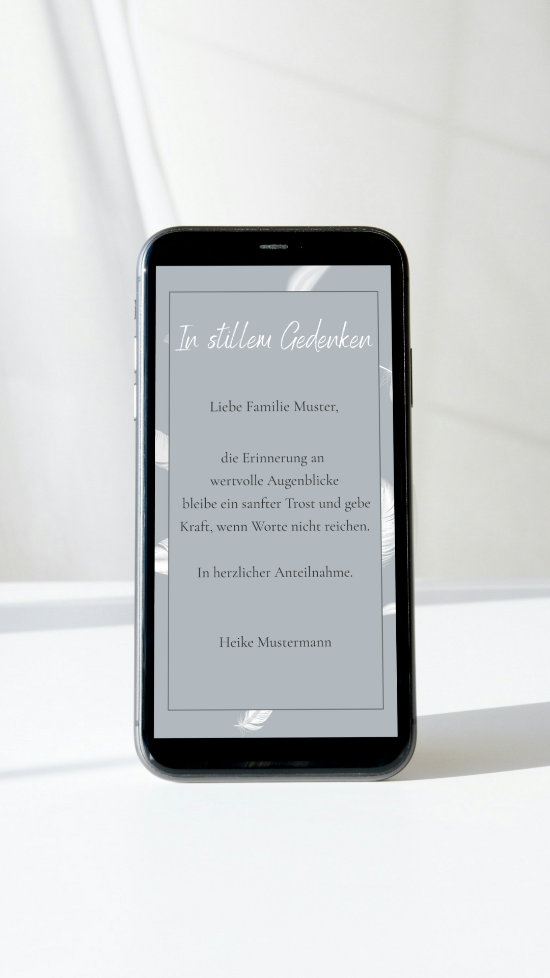 Digitale Kondolenzkarte – Grau & Feder