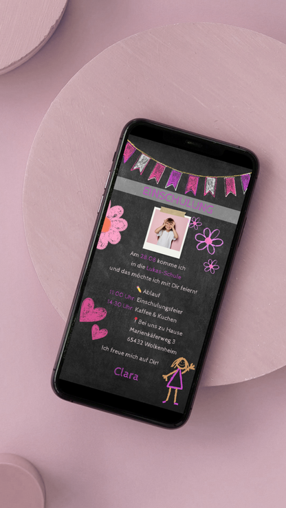 Digitale Einladung zur Einschulung – Tafel-Stil mit Kreidezeichnungen & Auswahl aus 6 Designs