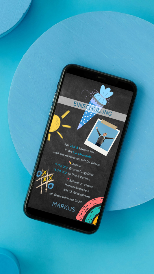 Digitale Einladung zur Einschulung – Tafel-Stil mit Kreidezeichnungen & Auswahl aus 6 Designs