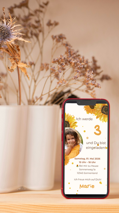 Digitale Geburtstagseinladung für Kinder – Sonnenblumen-Design in Gelb mit Foto