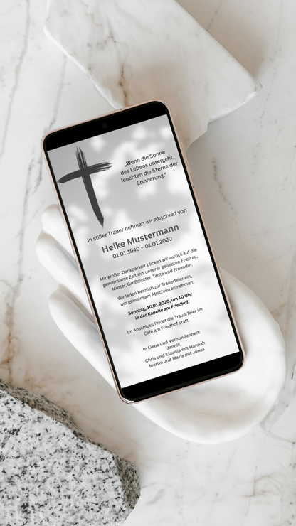 Digitale Trauerkarte mit Kreuz in Schwarz-Weiß – klar, würdevoll und traditionsbewusst Abschied nehmen