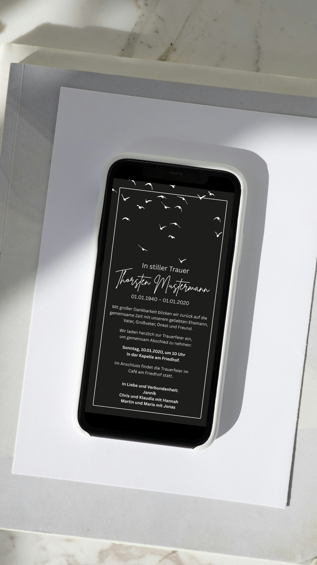 Digitale Trauerkarte in Schwarz – stilvoll und würdevoll zur Beerdigung einladen