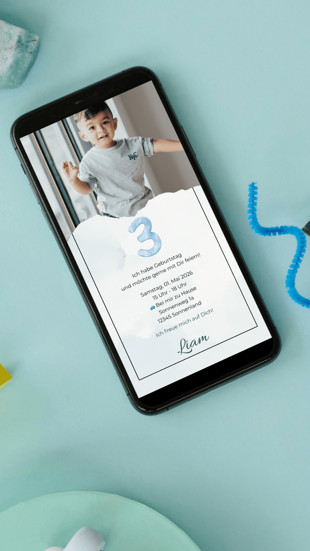 Digitale Geburtstagseinladung für Kinder – schlichtes Design in Blau mit Foto - karten - digital