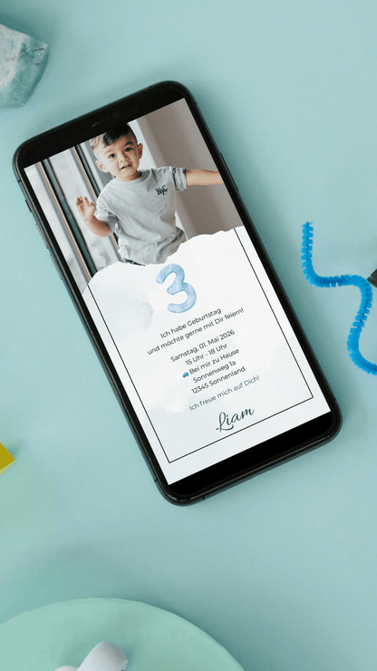 Digitale Geburtstagseinladung für Kinder – schlichtes Design in Blau mit Foto - karten - digital