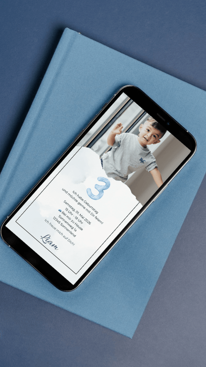Digitale Geburtstagseinladung für Kinder – schlichtes Design in Blau mit Foto - karten - digital