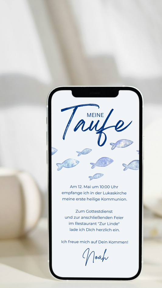 Digitale Kommunionseinladung mit blauen Fischen.