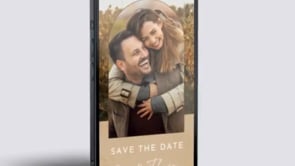 Digitale Save-the-Date Karte – Warmes Fotodesign & sanfter Bogen